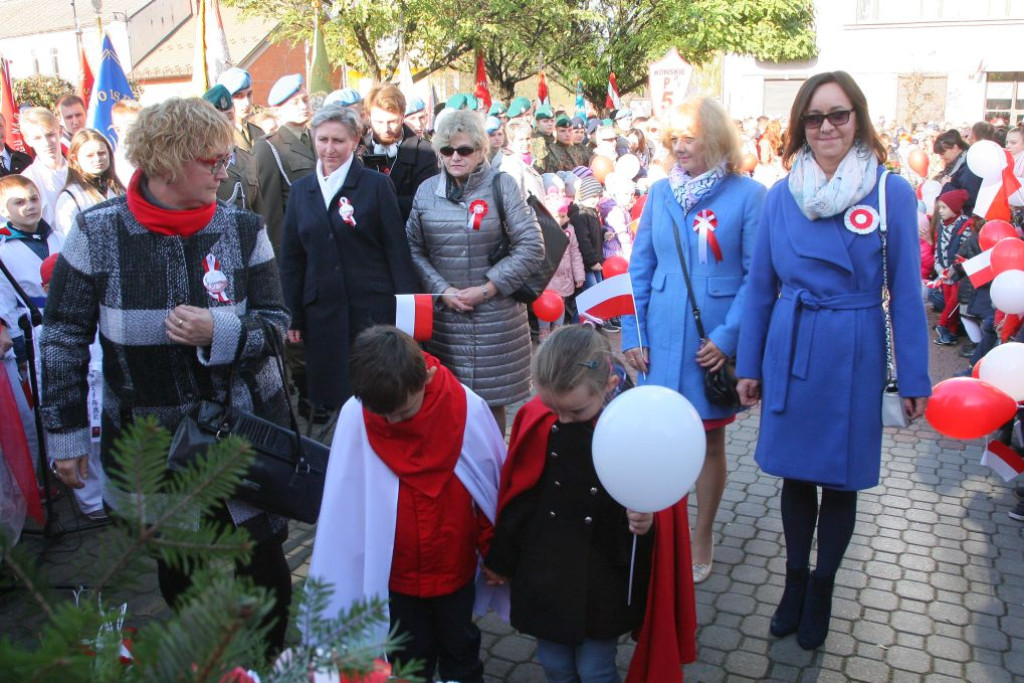 W wielkim pochodzie świętowano Dzień Niepodległości w Końskich [Fotorelacja]