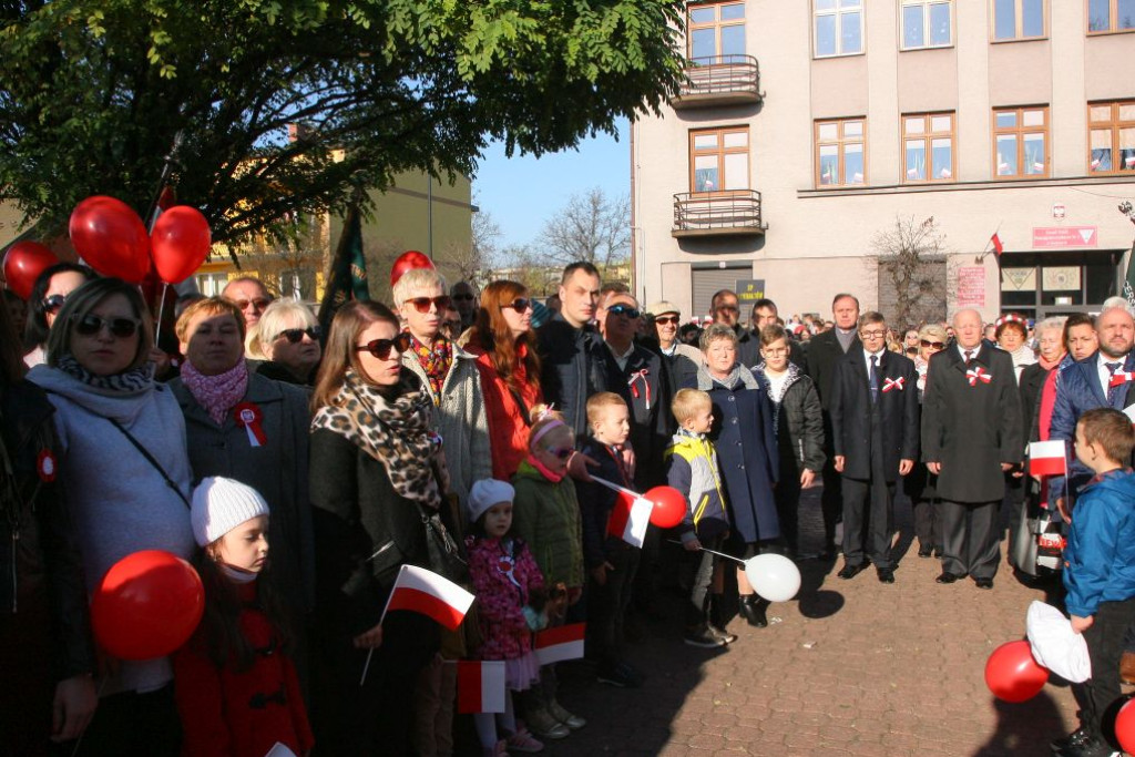 W wielkim pochodzie świętowano Dzień Niepodległości w Końskich [Fotorelacja]