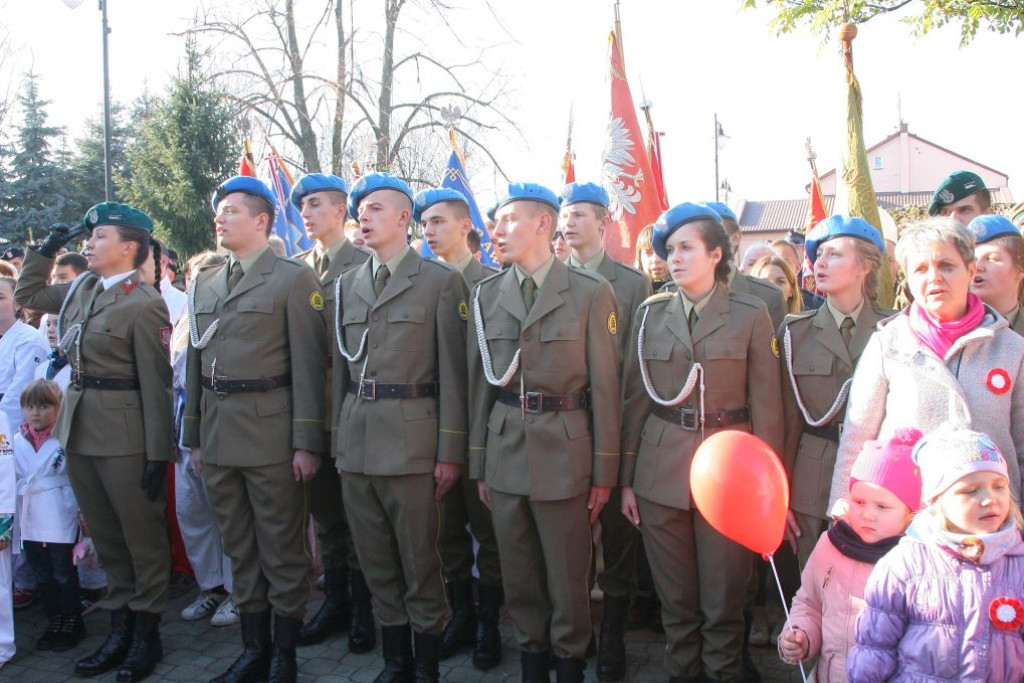 W wielkim pochodzie świętowano Dzień Niepodległości w Końskich [Fotorelacja]