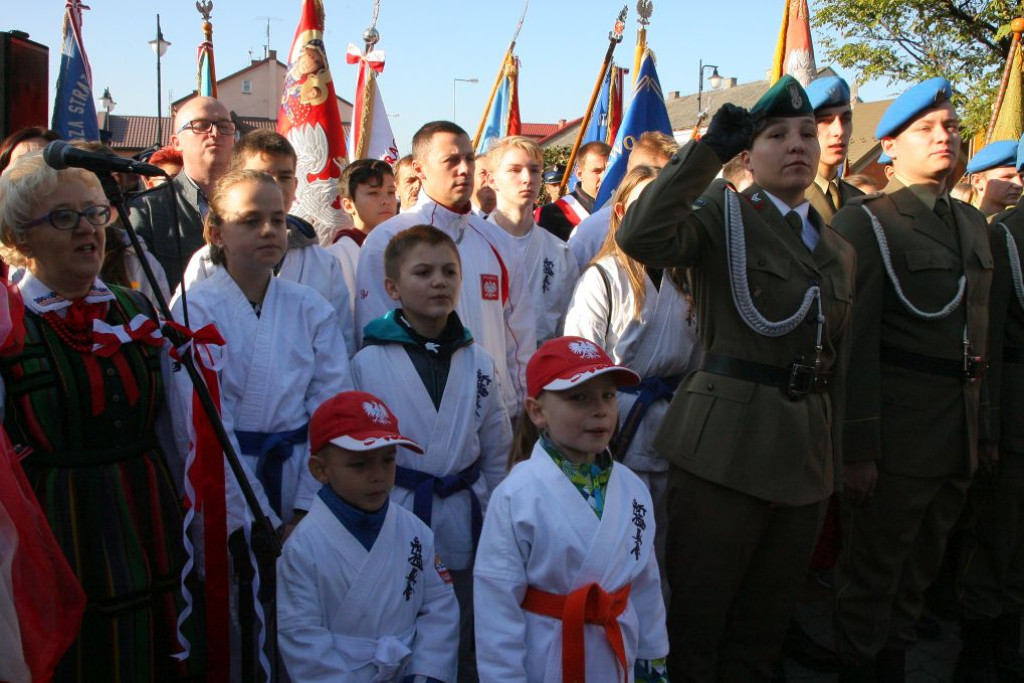 W wielkim pochodzie świętowano Dzień Niepodległości w Końskich [Fotorelacja]