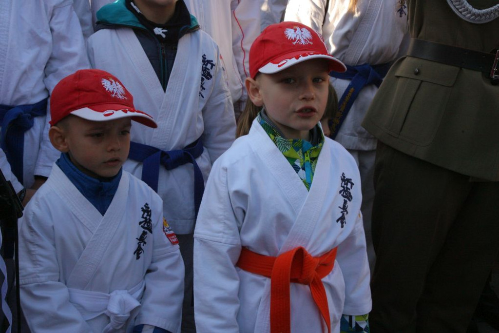 W wielkim pochodzie świętowano Dzień Niepodległości w Końskich [Fotorelacja]