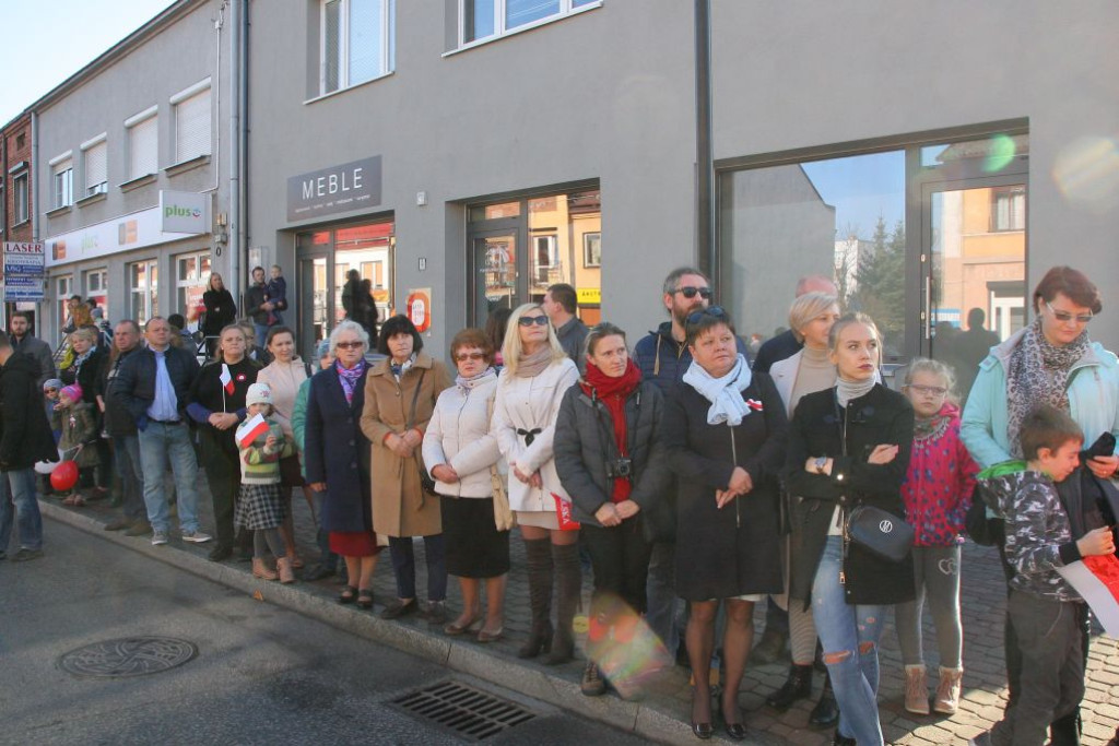 W wielkim pochodzie świętowano Dzień Niepodległości w Końskich [Fotorelacja]