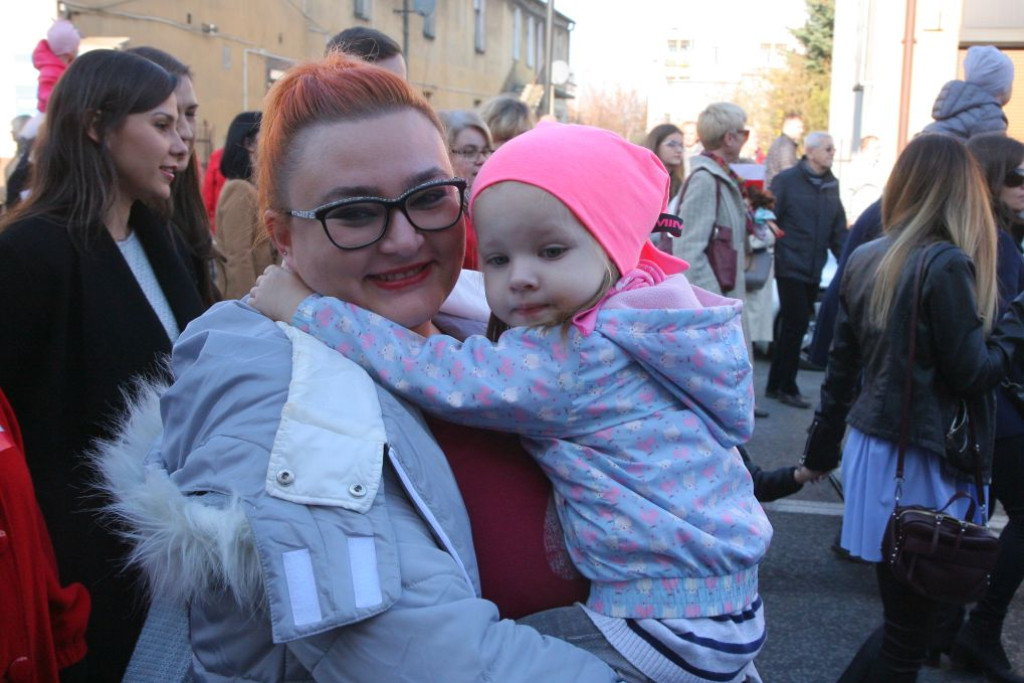 W wielkim pochodzie świętowano Dzień Niepodległości w Końskich [Fotorelacja]