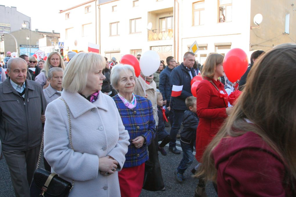 W wielkim pochodzie świętowano Dzień Niepodległości w Końskich [Fotorelacja]