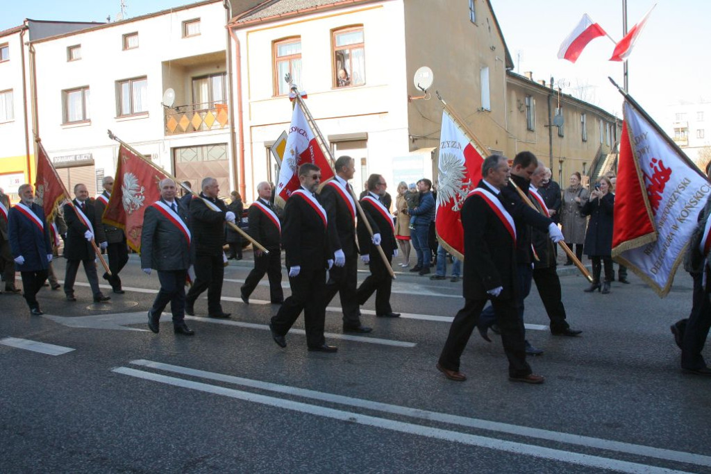 W wielkim pochodzie świętowano Dzień Niepodległości w Końskich [Fotorelacja]