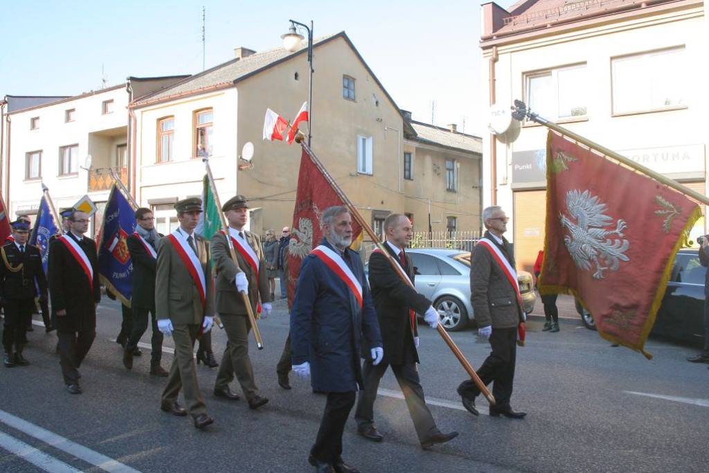 W wielkim pochodzie świętowano Dzień Niepodległości w Końskich [Fotorelacja]