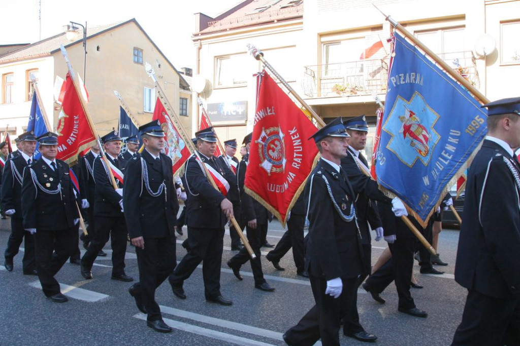 W wielkim pochodzie świętowano Dzień Niepodległości w Końskich [Fotorelacja]