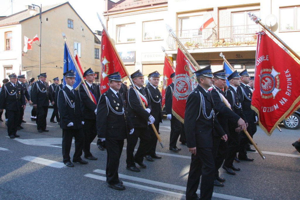 W wielkim pochodzie świętowano Dzień Niepodległości w Końskich [Fotorelacja]