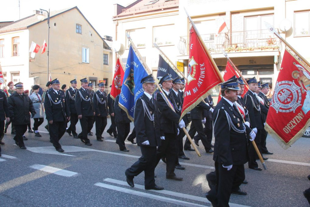 W wielkim pochodzie świętowano Dzień Niepodległości w Końskich [Fotorelacja]
