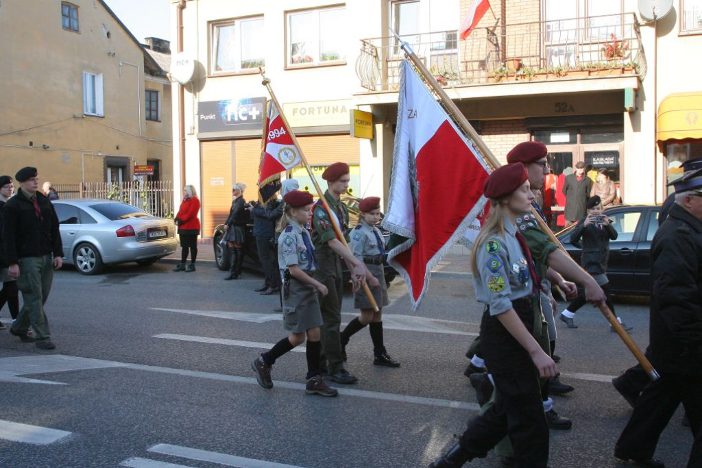 W wielkim pochodzie świętowano Dzień Niepodległości w Końskich [Fotorelacja]