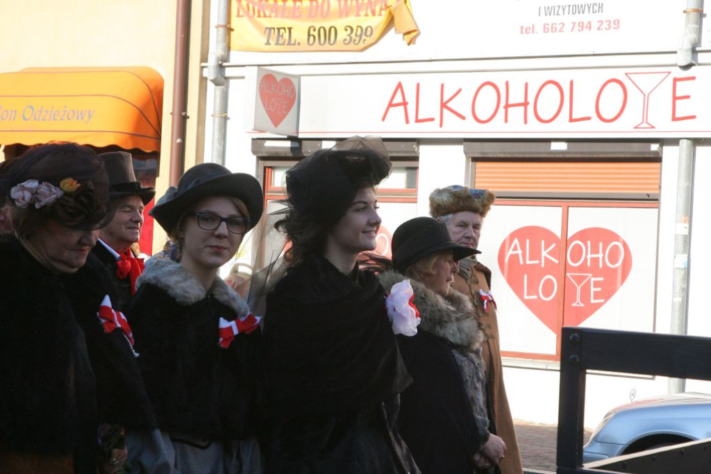 W wielkim pochodzie świętowano Dzień Niepodległości w Końskich [Fotorelacja]