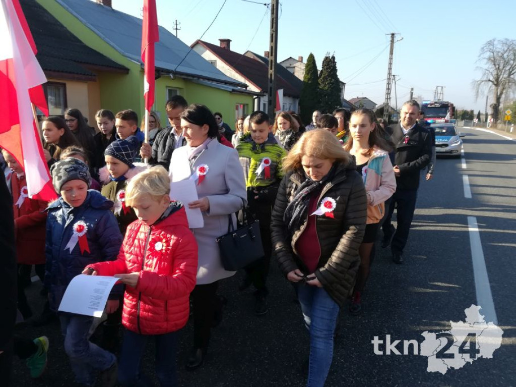 Niepodległościowy pochód w Czermnie [zdjęcia]