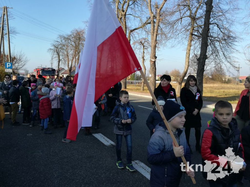 Niepodległościowy pochód w Czermnie [zdjęcia]