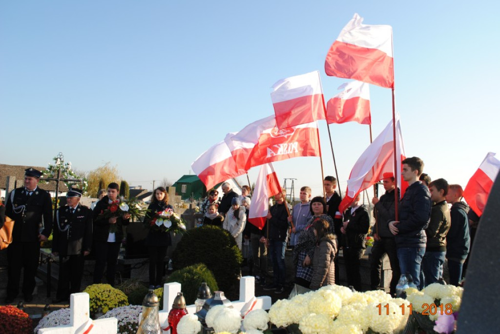 Uroczyście obchodzono Święto Niepodległości w Fałkowie [zdjęcia]