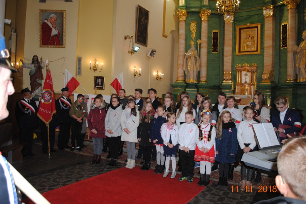 Uroczyście obchodzono Święto Niepodległości w Fałkowie [zdjęcia]