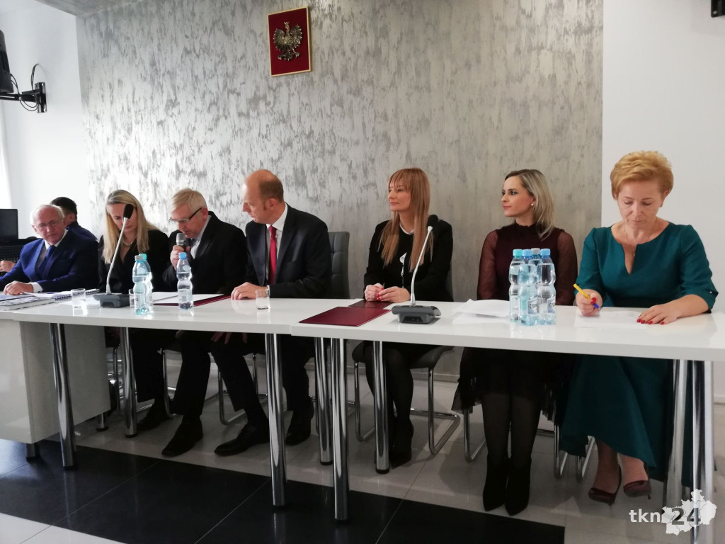 Relacja wideo: I uroczysta sesja nowej Rady Miasta i Gminy Stąporków
