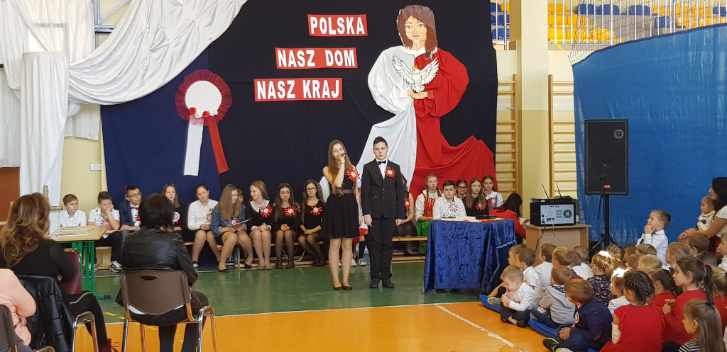 Szkoła Podstawowa w Królewcu świętowała 100-lecie niepodległości [zdjęcia]