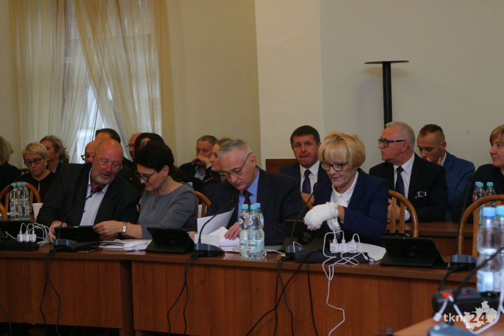 Relacja wideo: I sesja Rady Miasta i Gminy Końskie 2018-23