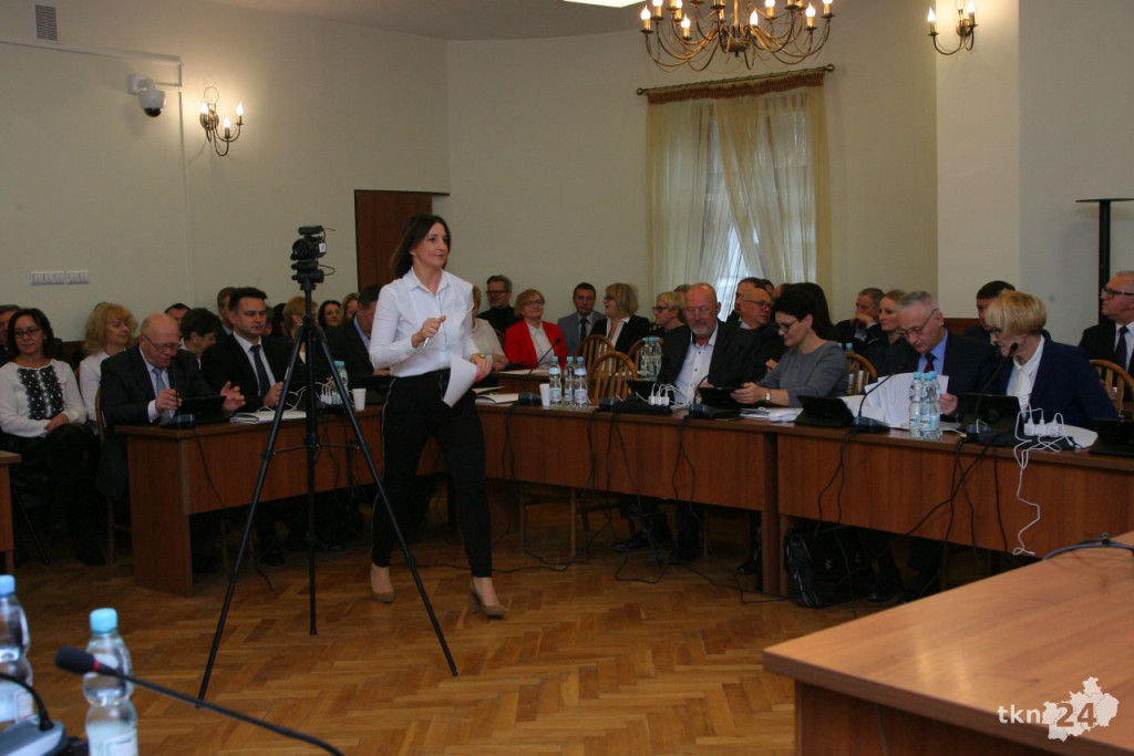 Relacja wideo: I sesja Rady Miasta i Gminy Końskie 2018-23