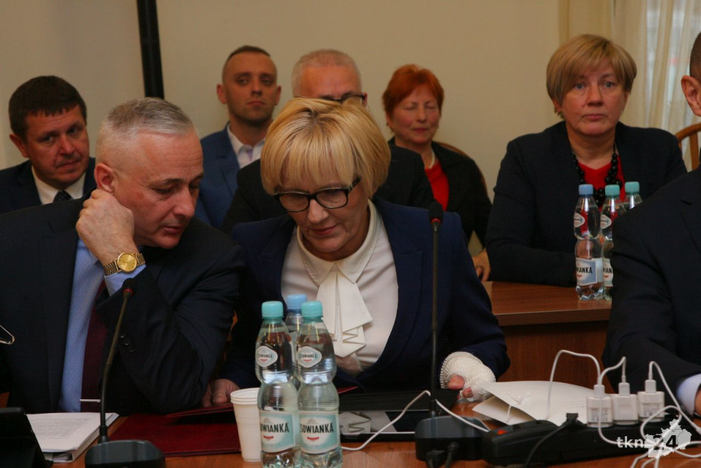 Relacja wideo: I sesja Rady Miasta i Gminy Końskie 2018-23