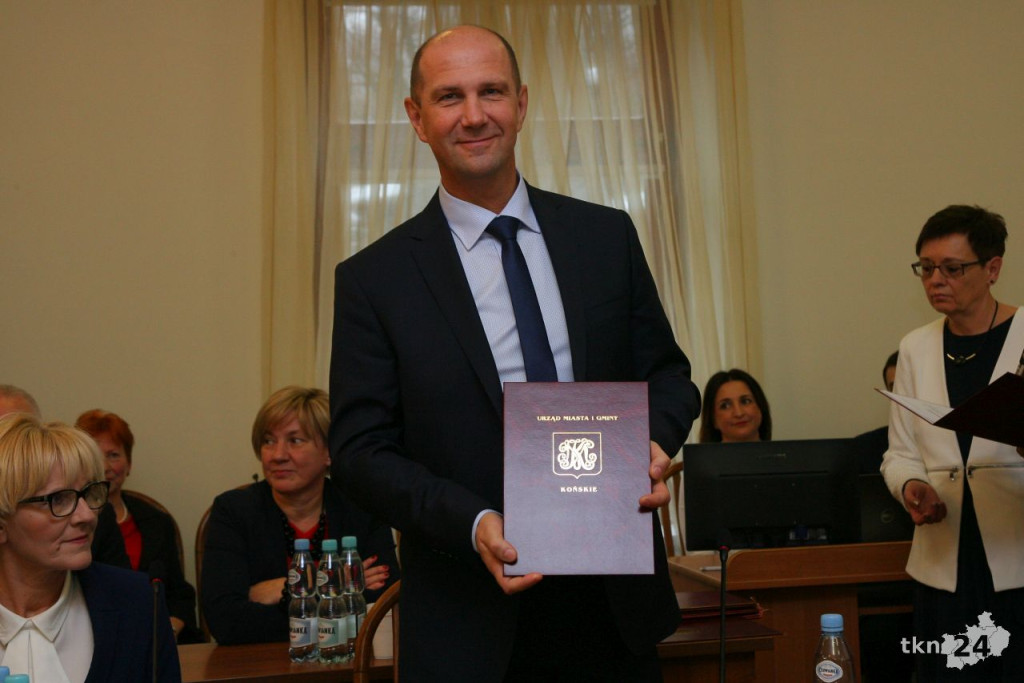 Relacja wideo: I sesja Rady Miasta i Gminy Końskie 2018-23