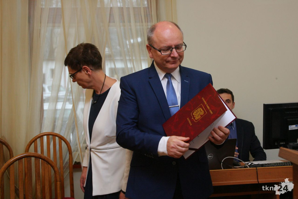 Relacja wideo: I sesja Rady Miasta i Gminy Końskie 2018-23