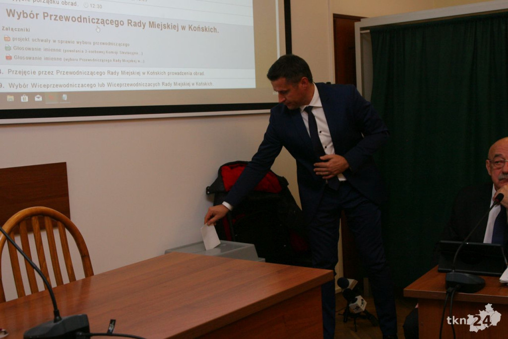 Relacja wideo: I sesja Rady Miasta i Gminy Końskie 2018-23
