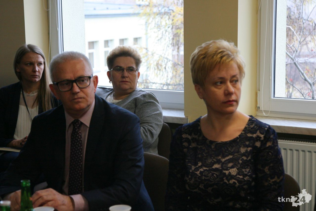 Na żywo: Kto będzie rządził powiatem koneckim? Andrzej Lenart nowym Starostą Koneckim!