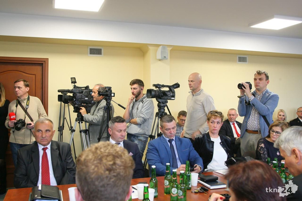Relacja wideo: Lenart, Soboń i Rozmus będą rządzić powiatem koneckim!