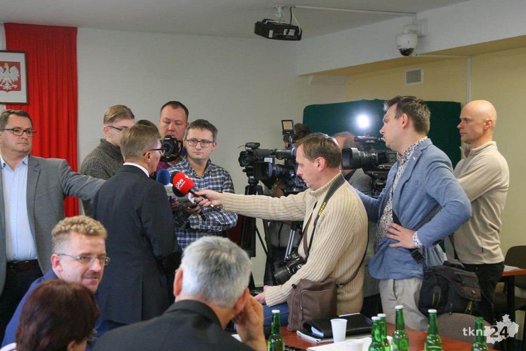 Relacja wideo: Lenart, Soboń i Rozmus będą rządzić powiatem koneckim!