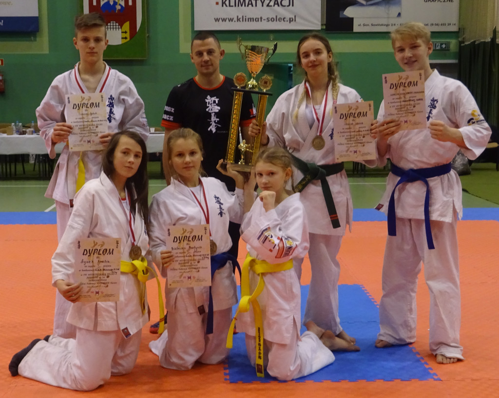 4 złote medale Koneckiego Klubu Karate Kyokushin [zdjęcia]