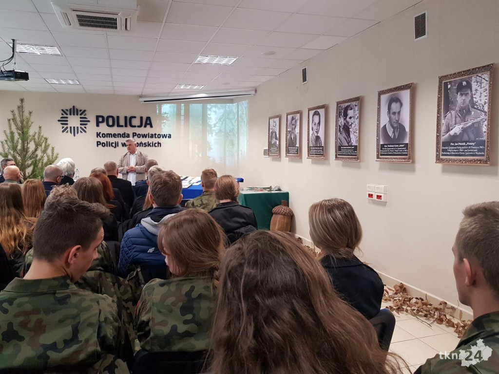 Policjanci wspominali koneckich bohaterów na 100-lecie odzyskania niepodległości [wideo, zdjęcia]