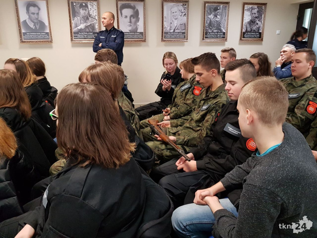 Policjanci wspominali koneckich bohaterów na 100-lecie odzyskania niepodległości [wideo, zdjęcia]