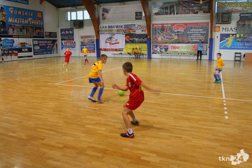 Mikołajkowy turniej Akademii Piłkarskiej z pokazem Freestyle Footballu [wideo, zdjęcia]