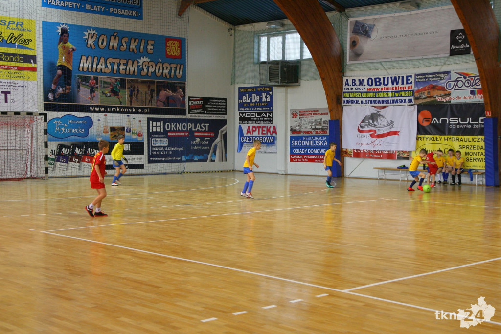 Mikołajkowy turniej Akademii Piłkarskiej z pokazem Freestyle Footballu [wideo, zdjęcia]