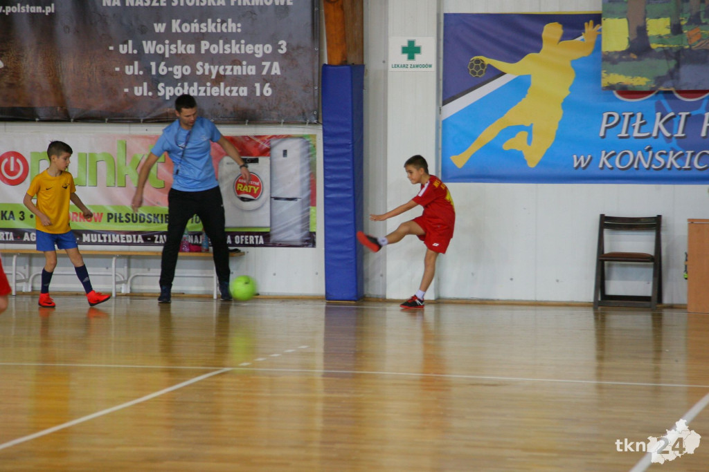 Mikołajkowy turniej Akademii Piłkarskiej z pokazem Freestyle Footballu [wideo, zdjęcia]