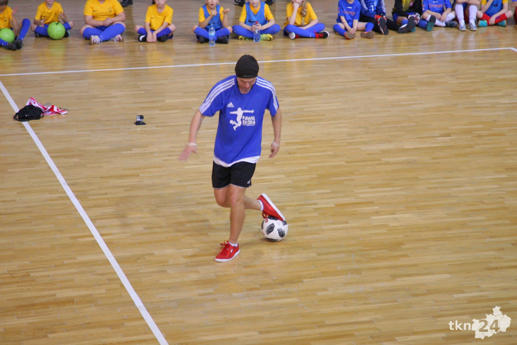 Mikołajkowy turniej Akademii Piłkarskiej z pokazem Freestyle Footballu [wideo, zdjęcia]