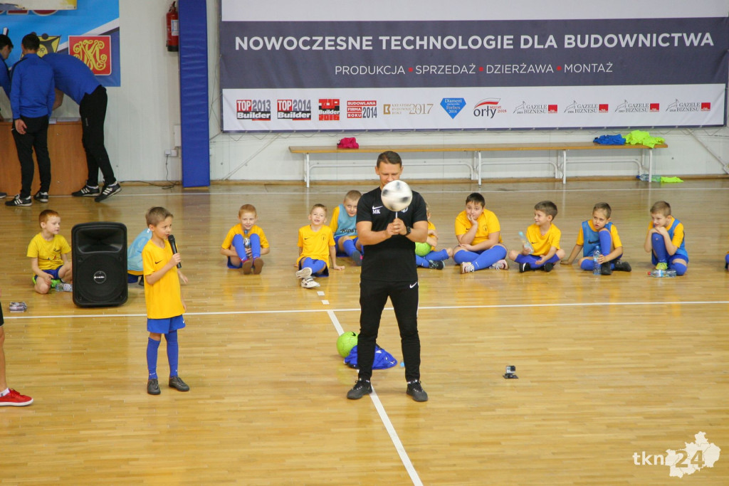 Mikołajkowy turniej Akademii Piłkarskiej z pokazem Freestyle Footballu [wideo, zdjęcia]