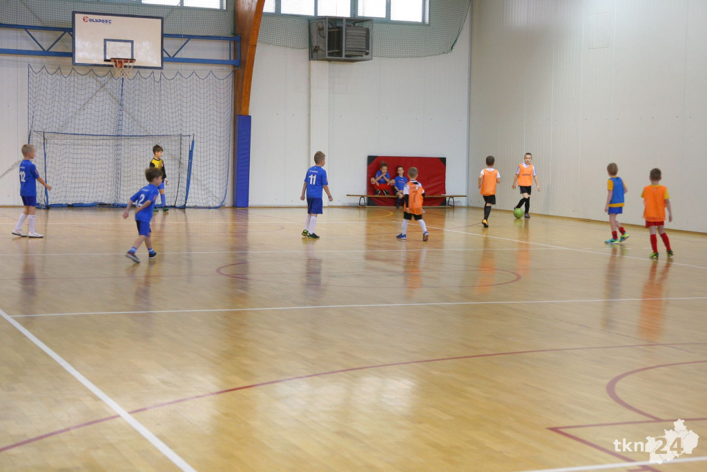 Mikołajkowy turniej Akademii Piłkarskiej z pokazem Freestyle Footballu [wideo, zdjęcia]