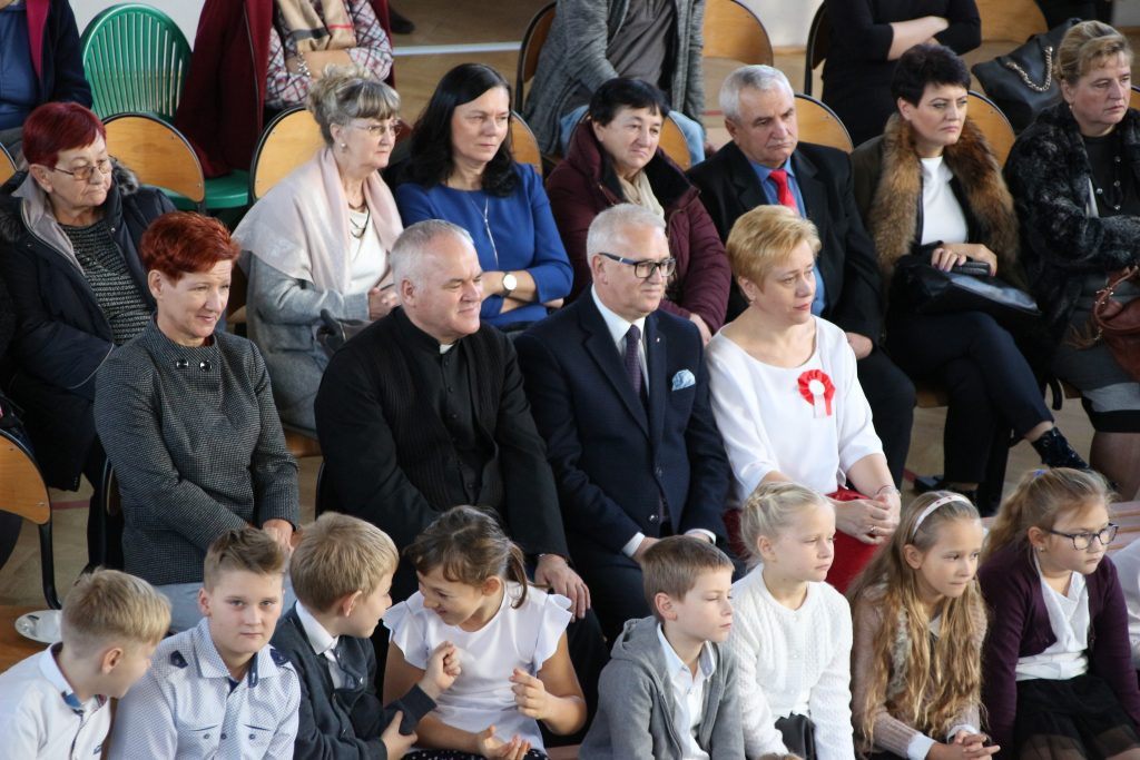Sto lat niepodległości na kartach szkolnej kroniki [zdjęcia]