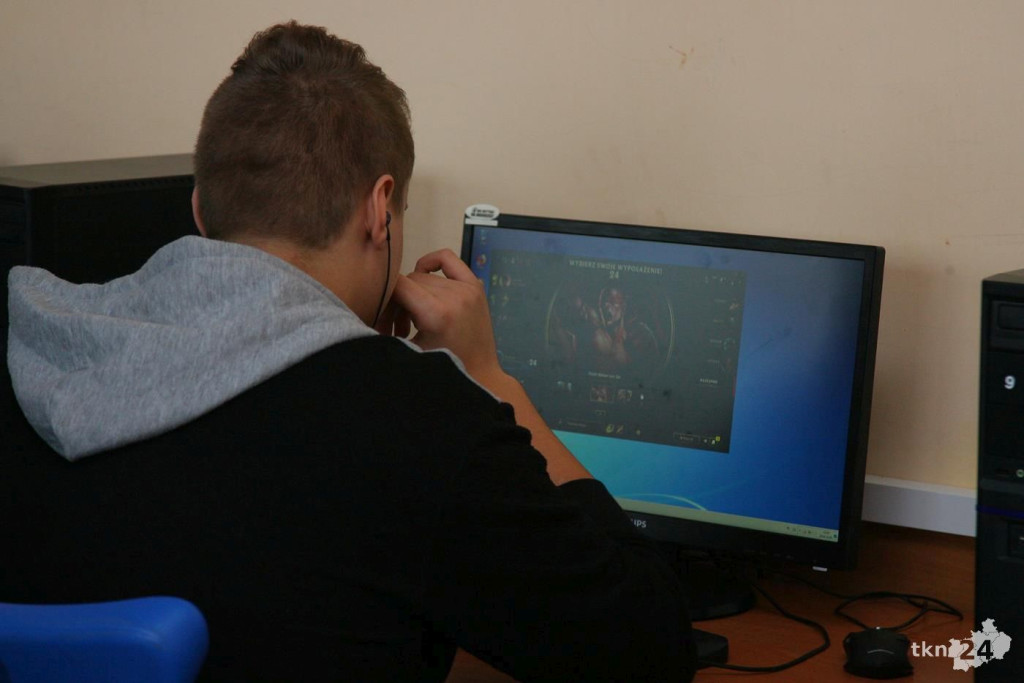 Esport na Mikołajki w Mechaniku [wideo, zdjęcia]