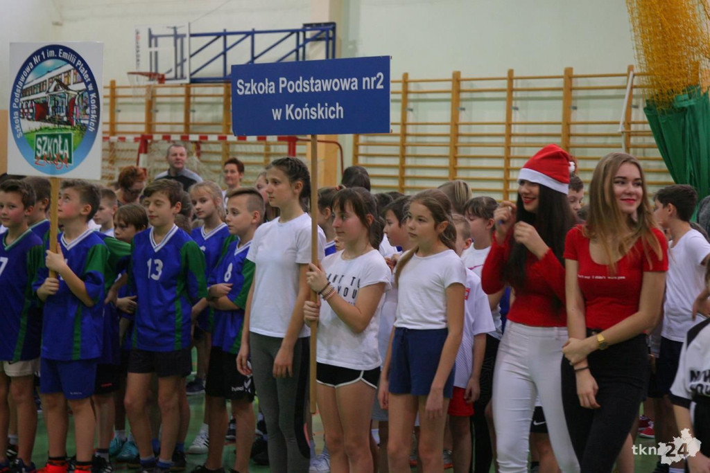 XVI Mikołajkowy Turniej Gier i Zabaw Szkół Podstawowych. Fotorelacja