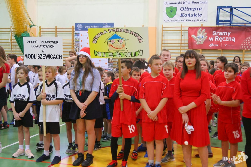 XVI Mikołajkowy Turniej Gier i Zabaw Szkół Podstawowych. Fotorelacja