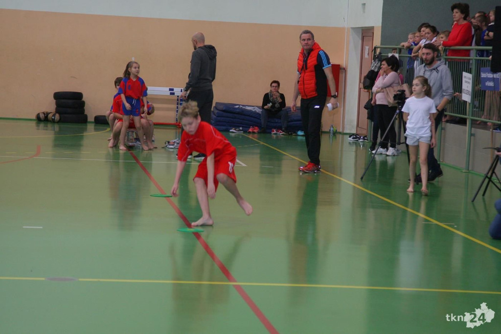 XVI Mikołajkowy Turniej Gier i Zabaw Szkół Podstawowych. Fotorelacja