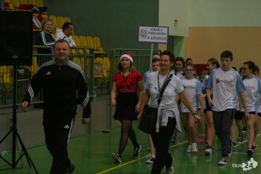 Stadnicka Wola najlepsza w Mikołajkowym Turnieju Gier i Zabaw! [wideo, zdjęcia]