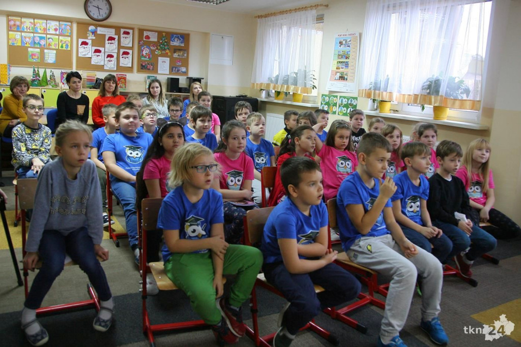 Wolontariusze z dalekich krajów w Prywatnej Szkole Podstawowej [wideo, zdjęcia]