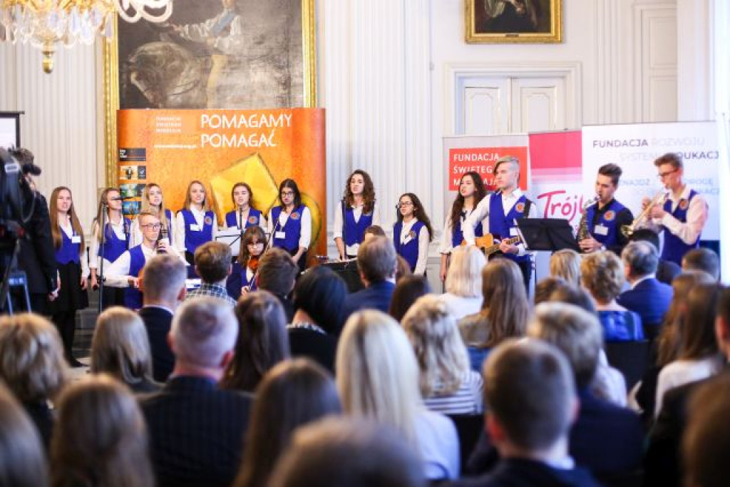 Dwie koneckie szkoły wyróżnione na gali Solidarna Szkoła 2018 [zdjęcia]