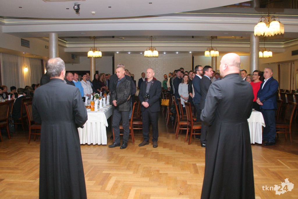 Piłkarze ręczni KSSPR spotkali się na wspólnej wigilii [wideo, zdjęcia]