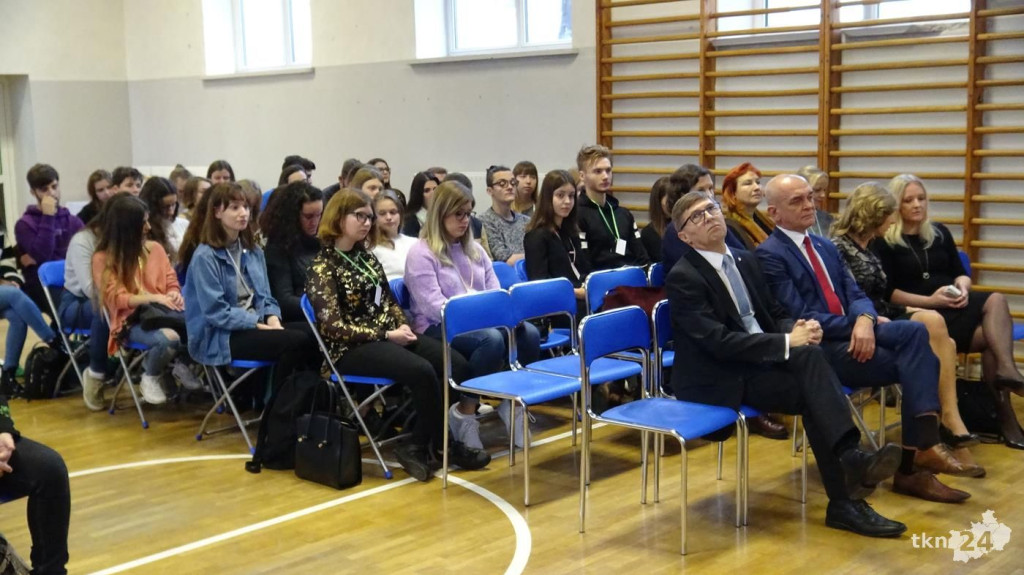 Z dziewięciu krajów Europy przyjechali do Nowego Ogólniaka [wideo, zdjęcia]