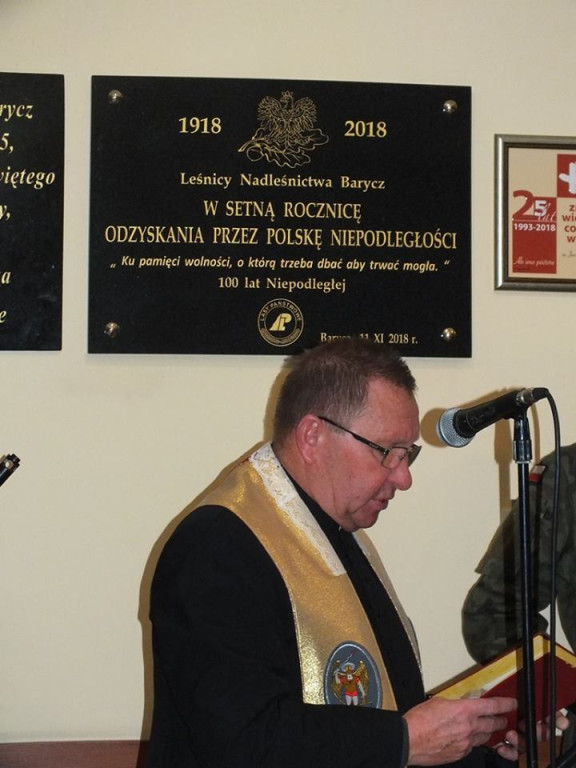 Odsłonili pamiątkową tablicę w biurze Nadleśnictwa Barycz [zdjęcia]